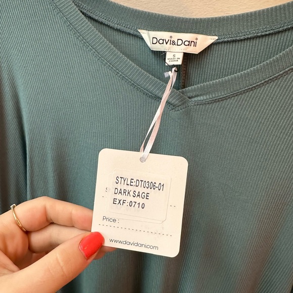 NEW! DAVI & DANI Teal Ruffled Sleeve Oversized Tee - Picture 5 of 6